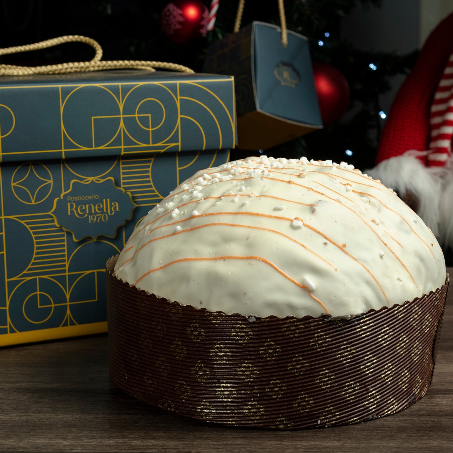 Panettone Artigianale con Albicocca Pellecchiella del Vesuvio e impasto al cioccolato bianco 1,3 kg.