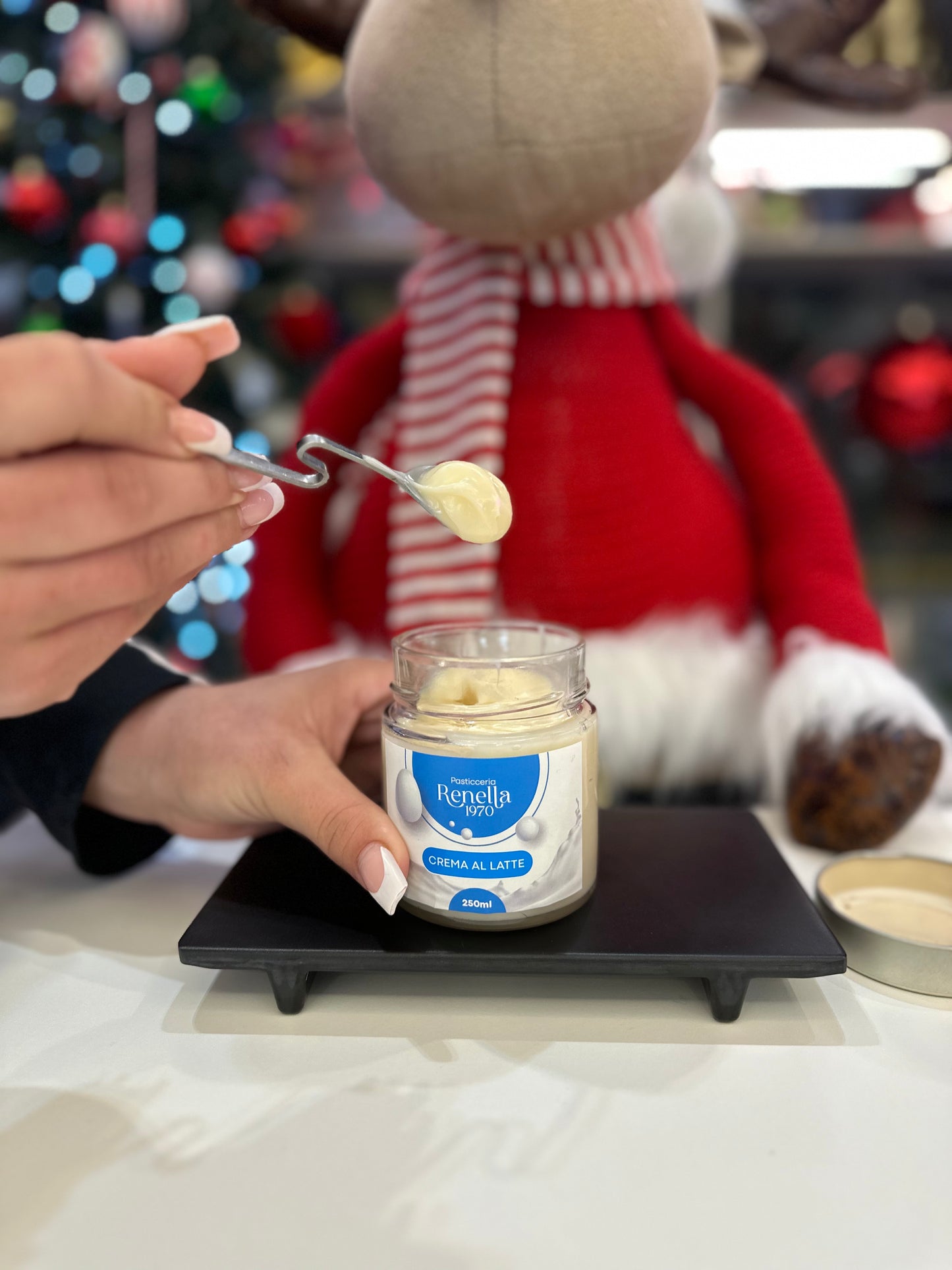 Vasetto Crema spalmabile al gusto di Crema Al Latte